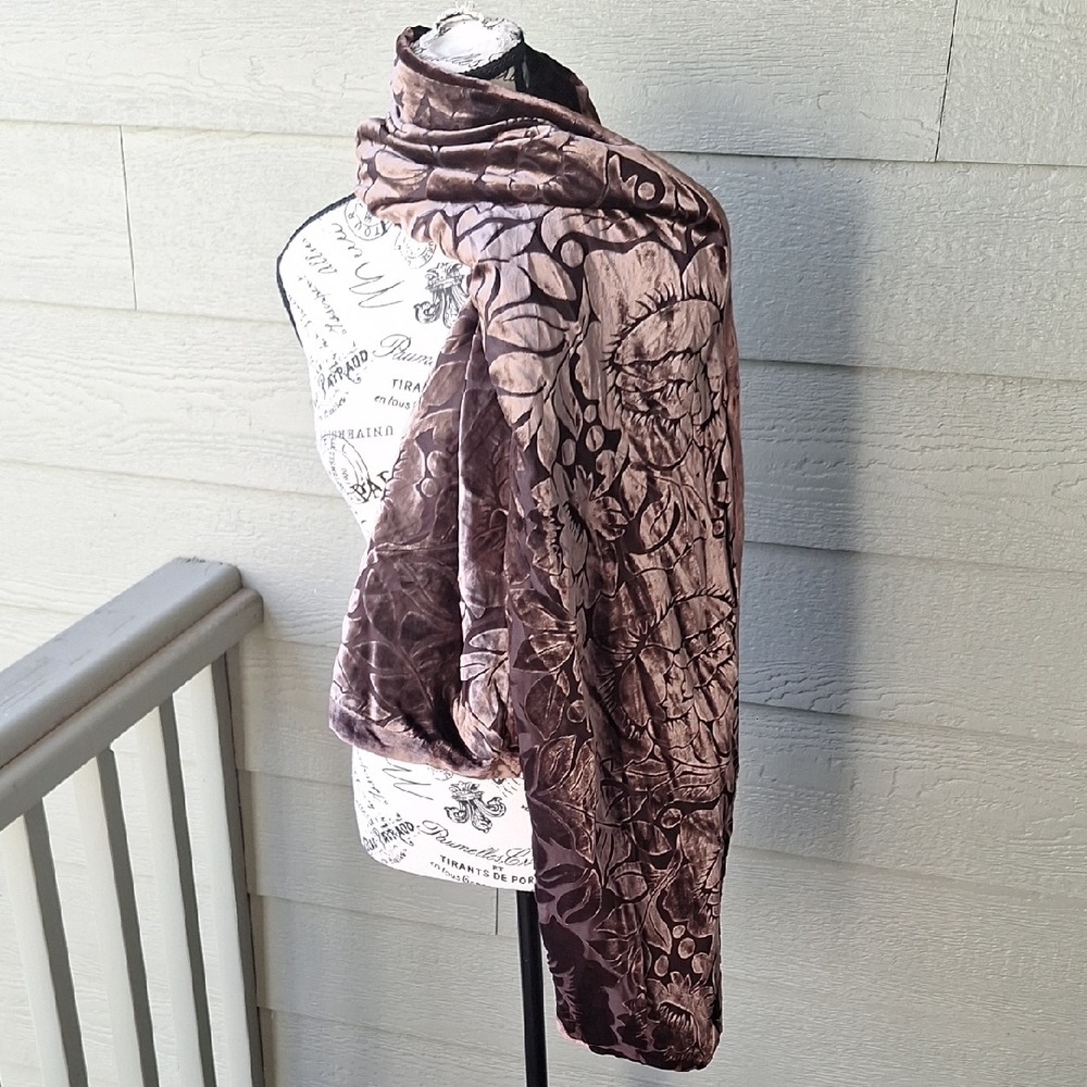 Calzeat Of Scotland Witchy Floral Velvet Burnout Wrap Shawl Scarf Dark Academia